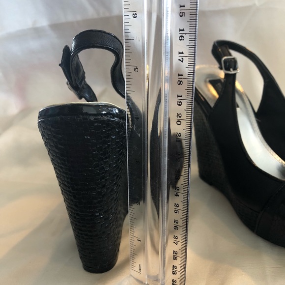 WHBM Wedge Heels - Picture 3 of 5